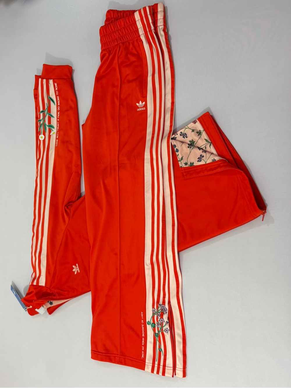 šRARE Adidas Originals Aināt No Sunshine When Iām Gone Floral Track Set NWT/NWOT - Picture 11 of 15
